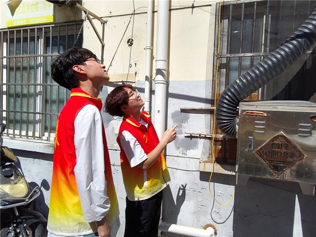 匠心护电除隐患 青春聚力惠民生---巢湖学院 "匠心护电 聚力向前" 绿色发展实践团