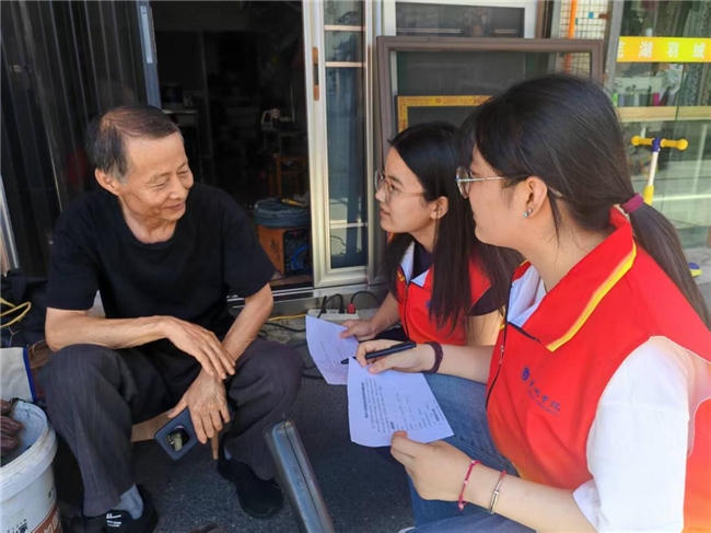匠心护电除隐患 青春聚力惠民生---巢湖学院 "匠心护电 聚力向前" 绿色发展实践团